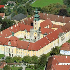 105-1-stift_seitenstetten_luftaufnahme1