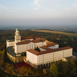 Erzabtei_Pannonhalma_2018_Luftaufnahme_FC_HirlingBalint_Erzabtei_Pannonhalma