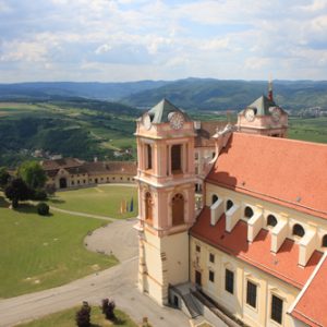 Goettweig_Luftaufn_Exerzitienhaus_Erentrudis_Kirchendach_Foto_Pater_Maximilian_Krenn_0645