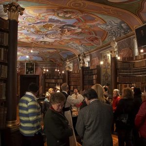 Rein_Bibliotheksfuehrung_9986_n_Foto_W_Weiker