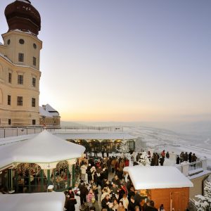 Stift_Goettweig_Adventmarkt256_Terrasse_FC_Markus_Digruber