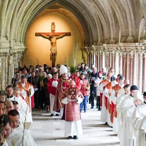 Stift_Heiligenkreuz_Palmsonntag_Prozession_im_Kreuzgang2019_FC_Elisabeth_Fuerst