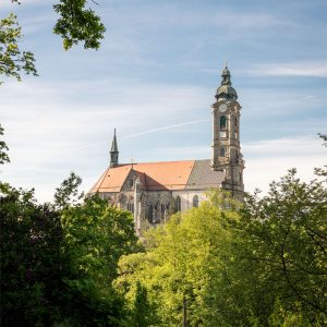 StiftZwettl_KircheTurmWeit